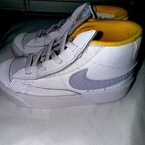 Nike Blazer Mid ‘77 BT / 9C